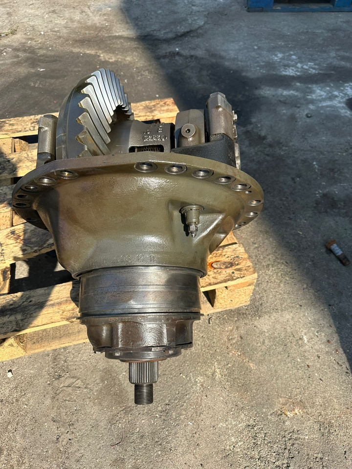 Claas Xerion 3800 - Dyferencjał | Wkład Mostu | Środek Mostu - Differenciálmű - Mezőgazdasági gépek: 4 kép. Claas Xerion 3800 - Dyferencjał | Wkład Mostu | Środek Mostu - Differenciálmű - Mezőgazdasági gépek: 4 kép.