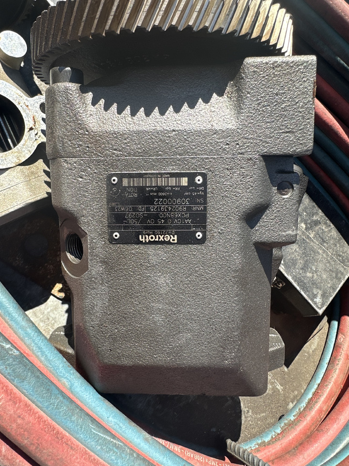 Claas ares Axion pompa hydrauliczna rexrota AA10V Massey Ferguson - Hidraulikus szivattyú - Mezőgazdasági gépek: 1 kép. Claas ares Axion pompa hydrauliczna rexrota AA10V Massey Ferguson - Hidraulikus szivattyú - Mezőgazdasági gépek: 1 kép.