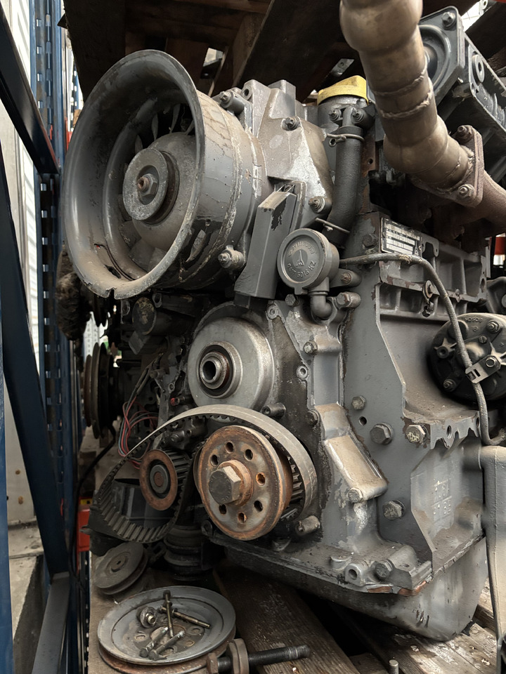 DEUTZ F3L 1011 F3L1011 Silnik - Motor - Építőipari gépek: 4 kép. DEUTZ F3L 1011 F3L1011 Silnik - Motor - Építőipari gépek: 4 kép.