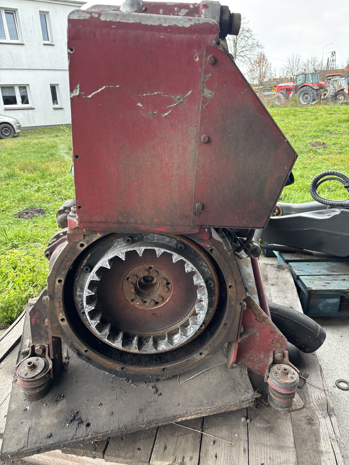 Deutz BF6L913 Silnik 6 Cylindrowy Turbo - Motor - Mezőgazdasági gépek: 2 kép. Deutz BF6L913 Silnik 6 Cylindrowy Turbo - Motor - Mezőgazdasági gépek: 2 kép.