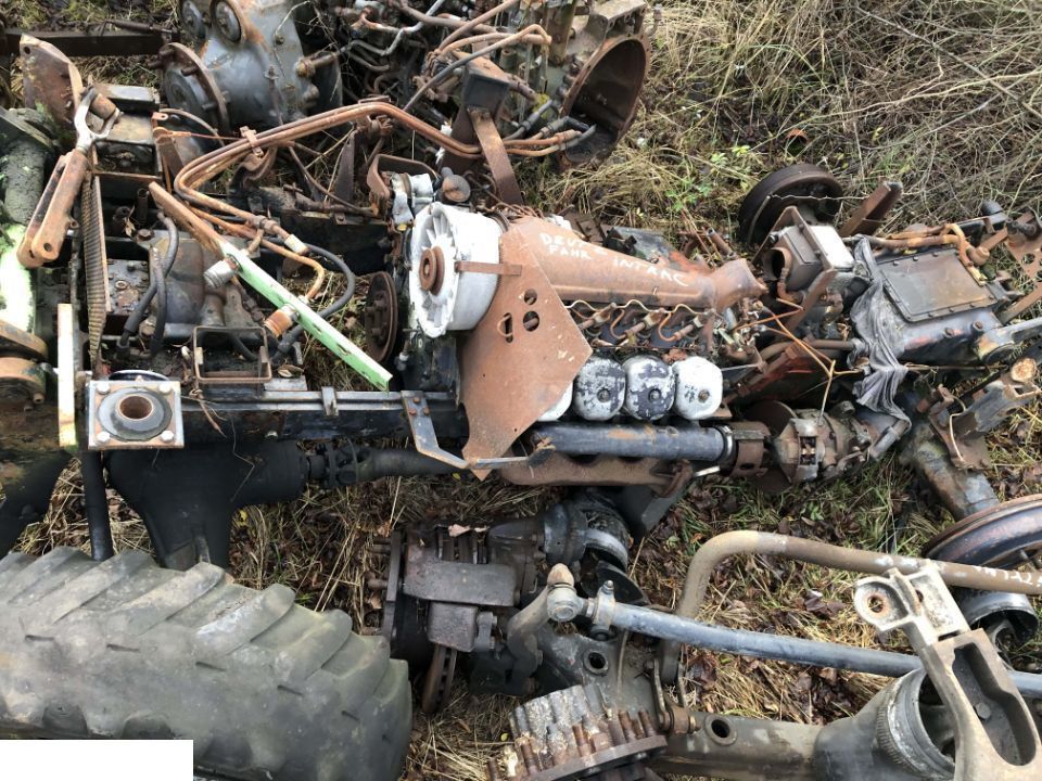 Deutz Fahr Intrac Skrzynia - Sebességváltó és alkatrészek - Mezőgazdasági gépek: 1 kép. Deutz Fahr Intrac Skrzynia - Sebességváltó és alkatrészek - Mezőgazdasági gépek: 1 kép.