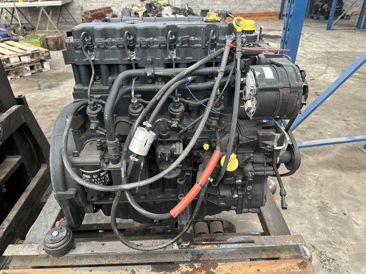 Deutz TD2011L04W - Motor - Építőipari gépek: 1 kép. Deutz TD2011L04W - Motor - Építőipari gépek: 1 kép.