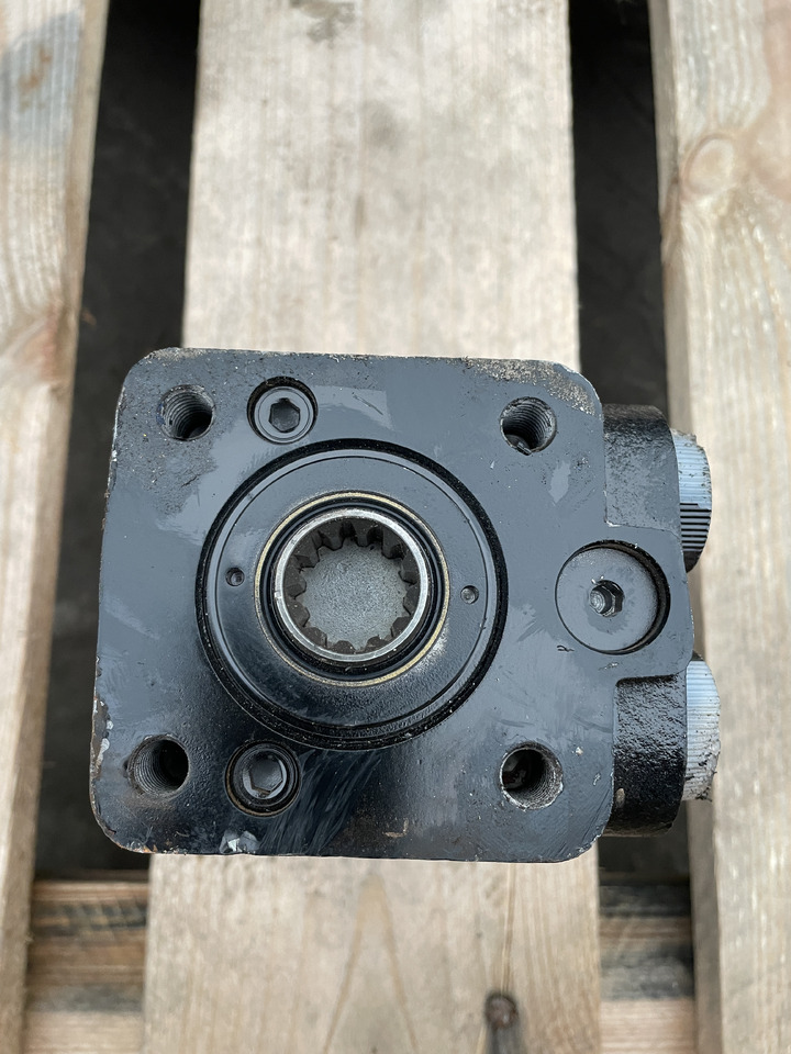 Eaton XCEL45 - orbitrol 401-1525-04 - Hidraulika: 3 kép. Eaton XCEL45 - orbitrol 401-1525-04 - Hidraulika: 3 kép.