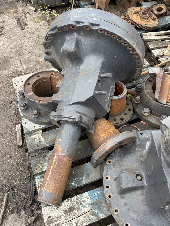 FENDT 930 933 936 Zwolnica Wał Obudowa Tylnej Osi 926101150070 934151150010 931150150030 - Véglehajtás - Mezőgazdasági gépek: 4 kép. FENDT 930 933 936 Zwolnica Wał Obudowa Tylnej Osi 926101150070 934151150010 931150150030 - Véglehajtás - Mezőgazdasági gépek: 4 kép.