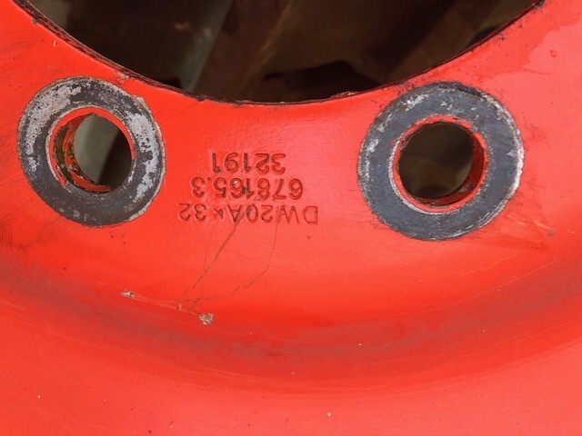 Felga DW20Ax32 , Felga 20x32 Claas Dominator Mega - Komplett kerék - Mezőgazdasági gépek: 2 kép. Felga DW20Ax32 , Felga 20x32 Claas Dominator Mega - Komplett kerék - Mezőgazdasági gépek: 2 kép.