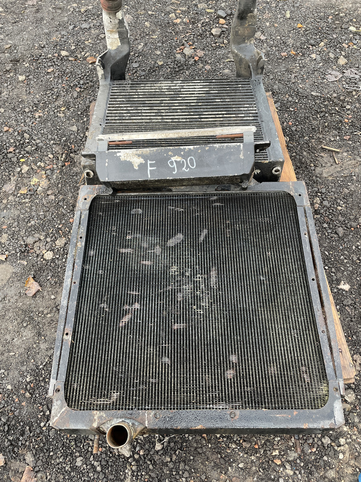 Fendt 816 818 822 824 916 920 924 926 - chłodnica wody H916200050020 - Olajhűtő - Mezőgazdasági gépek: 1 kép. Fendt 816 818 822 824 916 920 924 926 - chłodnica wody H916200050020 - Olajhűtő - Mezőgazdasági gépek: 1 kép.