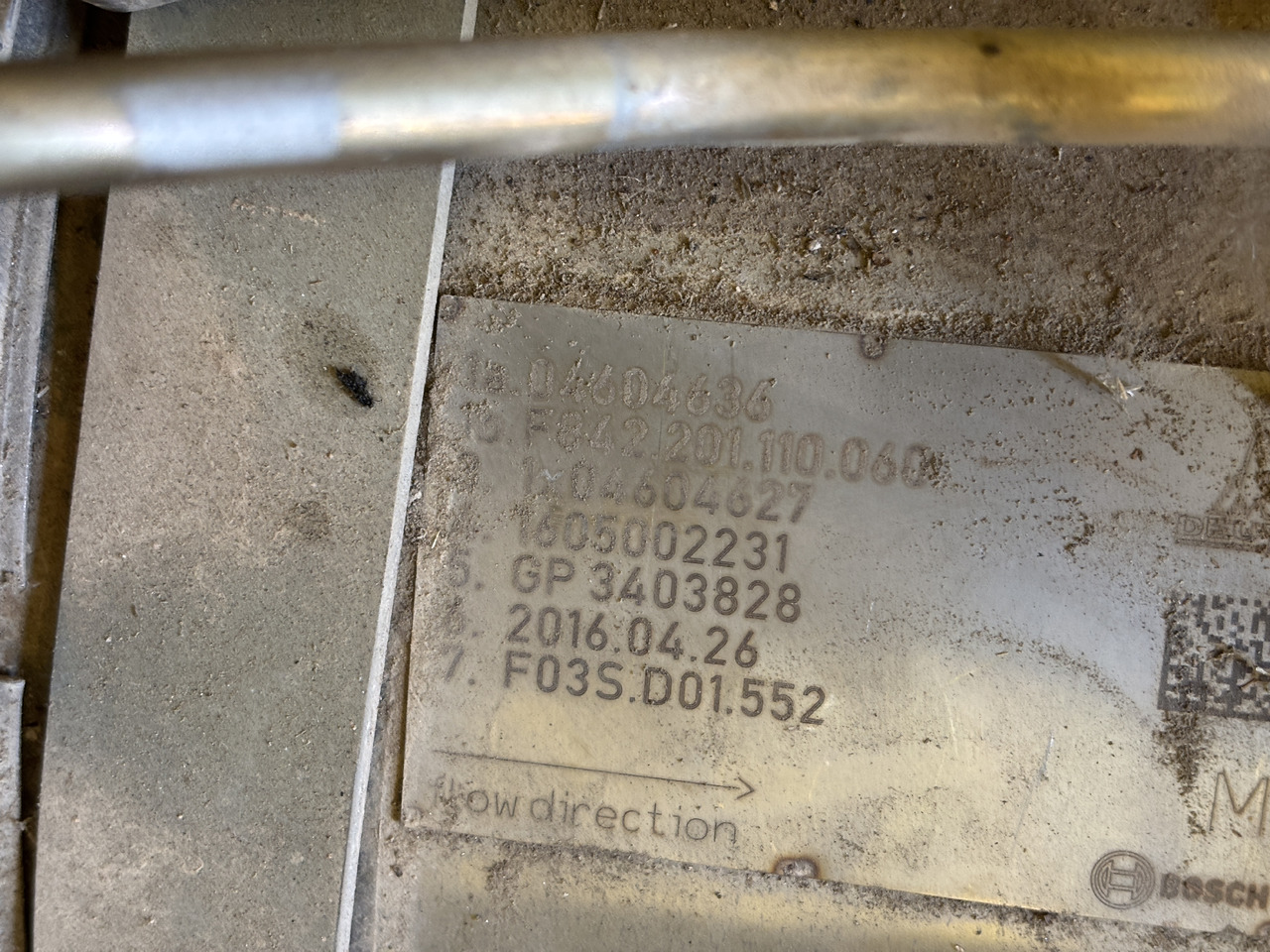 Fendt 824 826 828 - filtr cząstek stałych DPF 04604636 F842201110060 - Kipufogórendszer: 2 kép. Fendt 824 826 828 - filtr cząstek stałych DPF 04604636 F842201110060 - Kipufogórendszer: 2 kép.