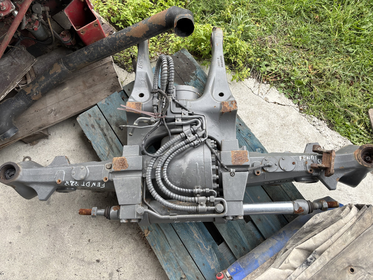 Fendt 828 Ramię Podbieracza Przedniej Osi 755/137 G842300050011 - Tengely és alkatrészek - Mezőgazdasági gépek: 1 kép. Fendt 828 Ramię Podbieracza Przedniej Osi 755/137 G842300050011 - Tengely és alkatrészek - Mezőgazdasági gépek: 1 kép.