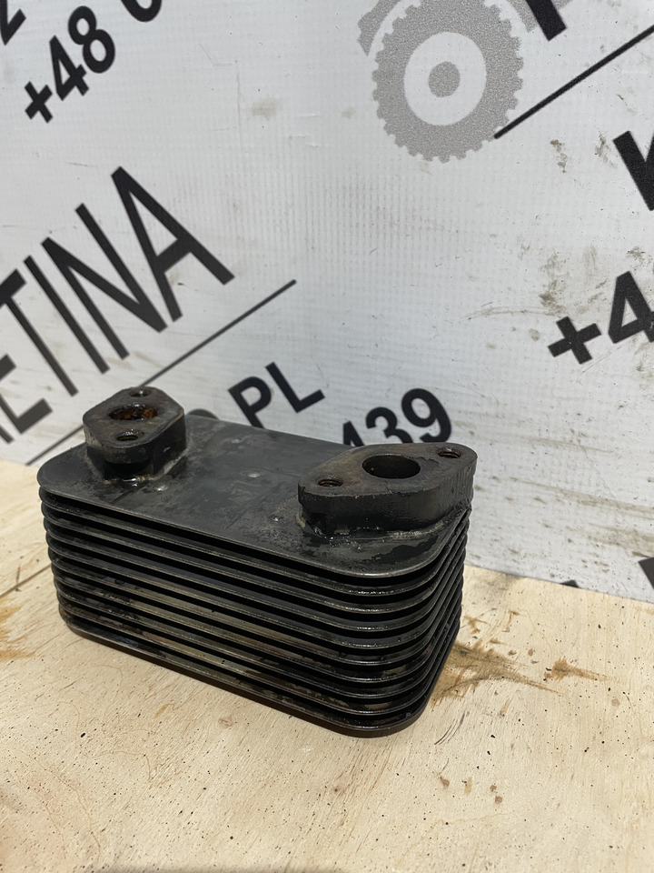 Fendt 930 MAN D0836 - chłodnica oleju F824200310270 51.05601-0084 - Olajhűtő - Építőipari gépek: 2 kép. Fendt 930 MAN D0836 - chłodnica oleju F824200310270 51.05601-0084 - Olajhűtő - Építőipari gépek: 2 kép.