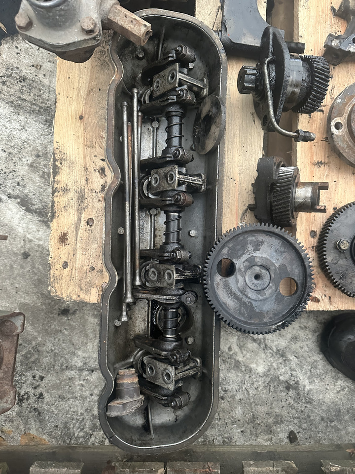 Fiat 780dt Fiat 8045 głowica cylindrów , klawiatura głowicy , rozrząd , części - Motor fej - Mezőgazdasági gépek: 2 kép. Fiat 780dt Fiat 8045 głowica cylindrów , klawiatura głowicy , rozrząd , części - Motor fej - Mezőgazdasági gépek: 2 kép.