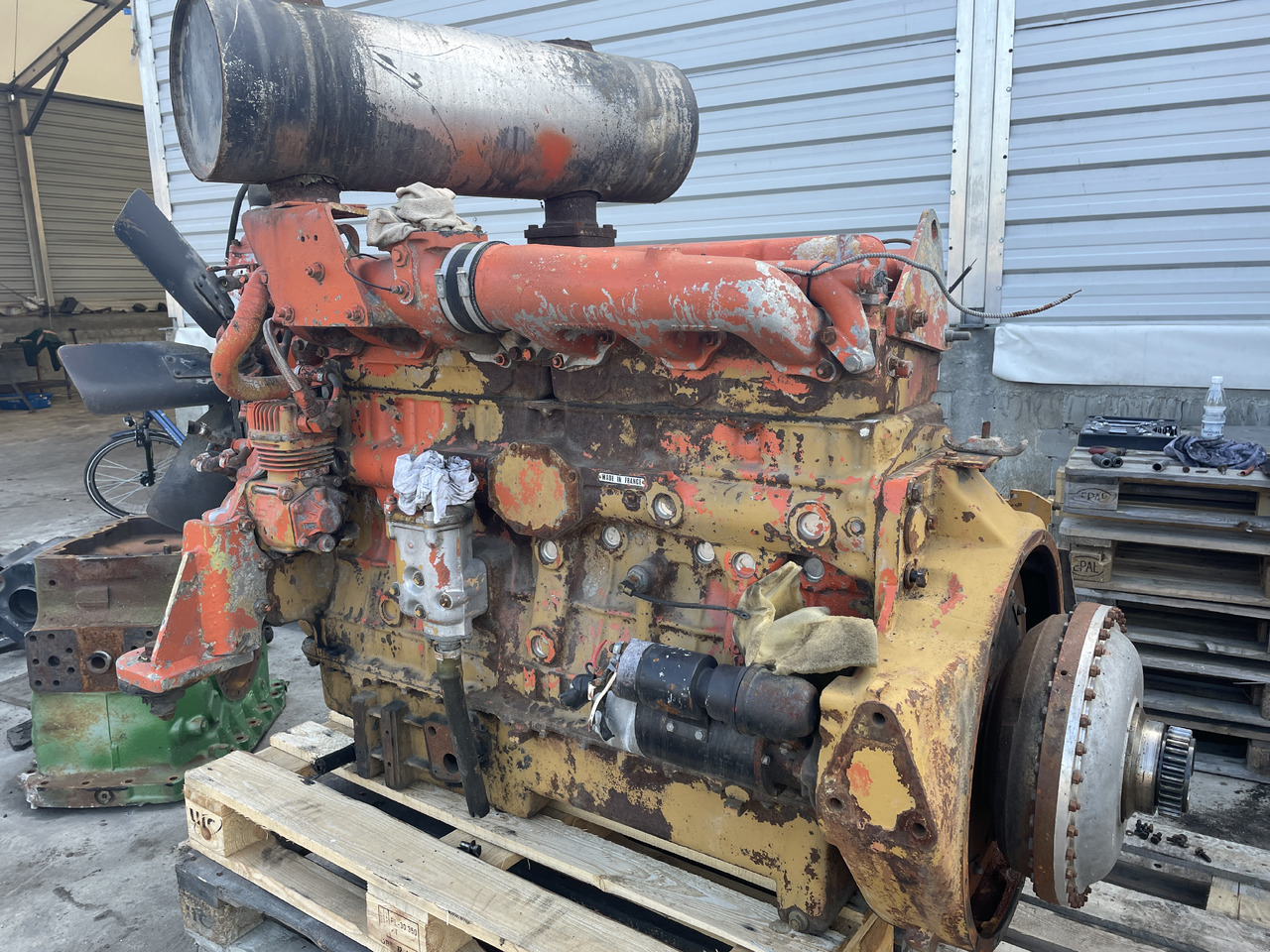 Fiat 8215.02 - silnik na części - Motor: 3 kép. Fiat 8215.02 - silnik na części - Motor: 3 kép.