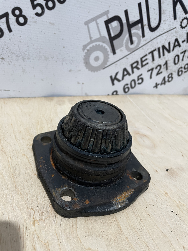 JCB 531-70 540-70 530-70 - mocowanie zwrotnicy zwrotnica 458/20061 - Csonkállvány - Mezőgazdasági gépek: 2 kép. JCB 531-70 540-70 530-70 - mocowanie zwrotnicy zwrotnica 458/20061 - Csonkállvány - Mezőgazdasági gépek: 2 kép.