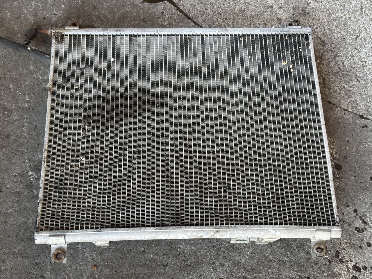 JCB 531-70 Chłodnica Klimatyzacji - Klímakompresszor - Építőipari gépek: 1 kép. JCB 531-70 Chłodnica Klimatyzacji - Klímakompresszor - Építőipari gépek: 1 kép.