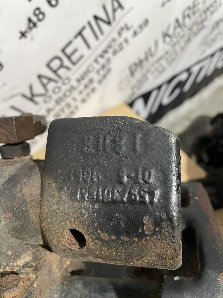 JCB FAstrac - obudowa środkowa skrzyni biegów - Sebességváltó és alkatrészek - Traktor: 3 kép. JCB FAstrac - obudowa środkowa skrzyni biegów - Sebességváltó és alkatrészek - Traktor: 3 kép.