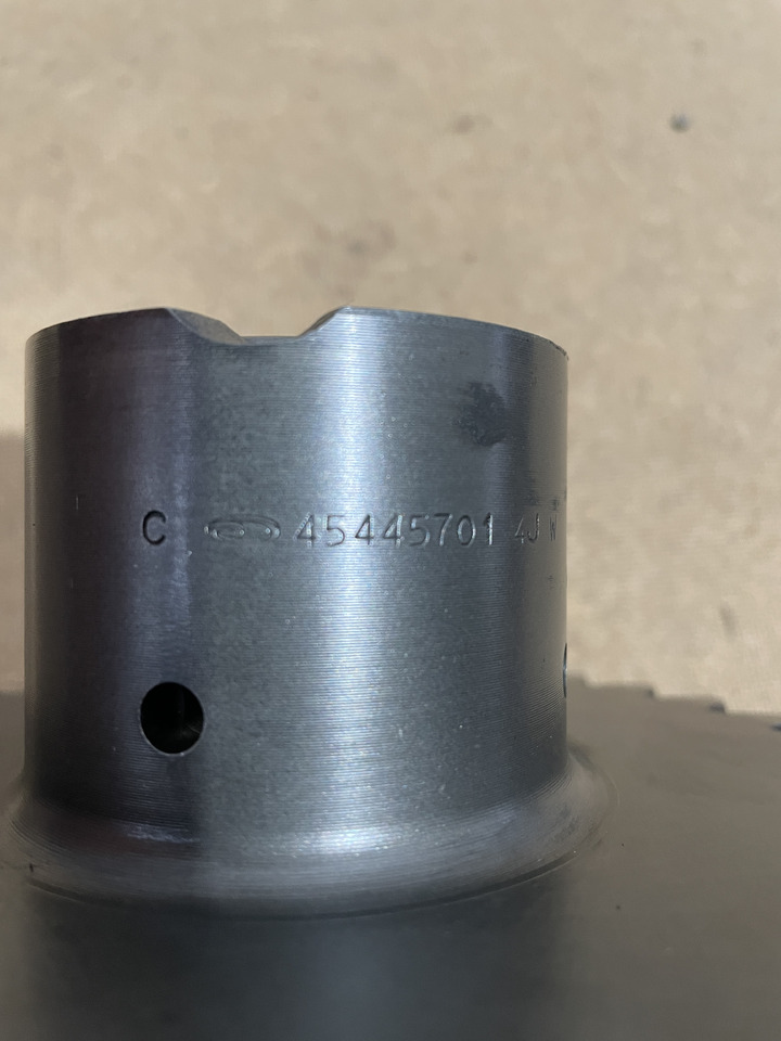 JCB Fastrac - skrzynia biegów - koło zębate 454/45701 - Sebességváltó - Mezőgazdasági gépek: 1 kép. JCB Fastrac - skrzynia biegów - koło zębate 454/45701 - Sebességváltó - Mezőgazdasági gépek: 1 kép.