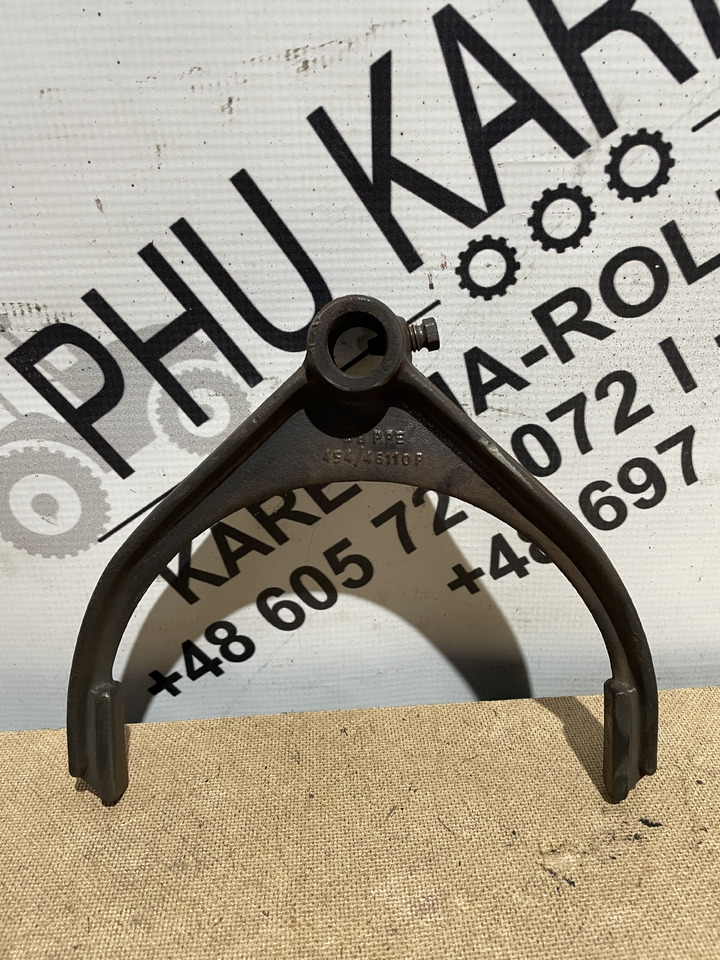 JCB Fastrac - widełki wybieraka skrzyni biegów 454/46110 - Sebességváltó és alkatrészek - Traktor: 1 kép. JCB Fastrac - widełki wybieraka skrzyni biegów 454/46110 - Sebességváltó és alkatrészek - Traktor: 1 kép.