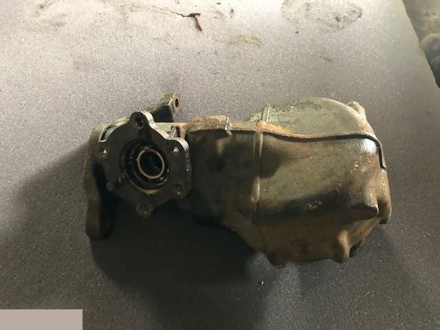 John Deere 2320 2720 4100 4110 - Most Przedni - Első tengely - Mezőgazdasági gépek: 2 kép. John Deere 2320 2720 4100 4110 - Most Przedni - Első tengely - Mezőgazdasági gépek: 2 kép.