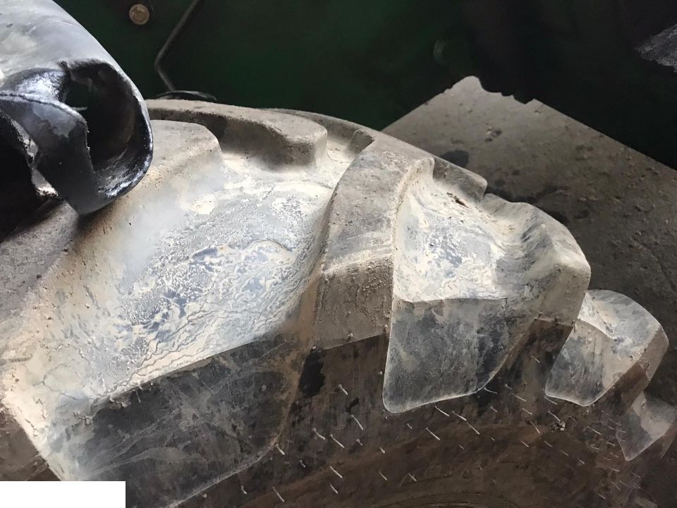 John Deere 3400 - CZĘŚCI - Felgi - Felni - Mezőgazdasági gépek: 5 kép. John Deere 3400 - CZĘŚCI - Felgi - Felni - Mezőgazdasági gépek: 5 kép.