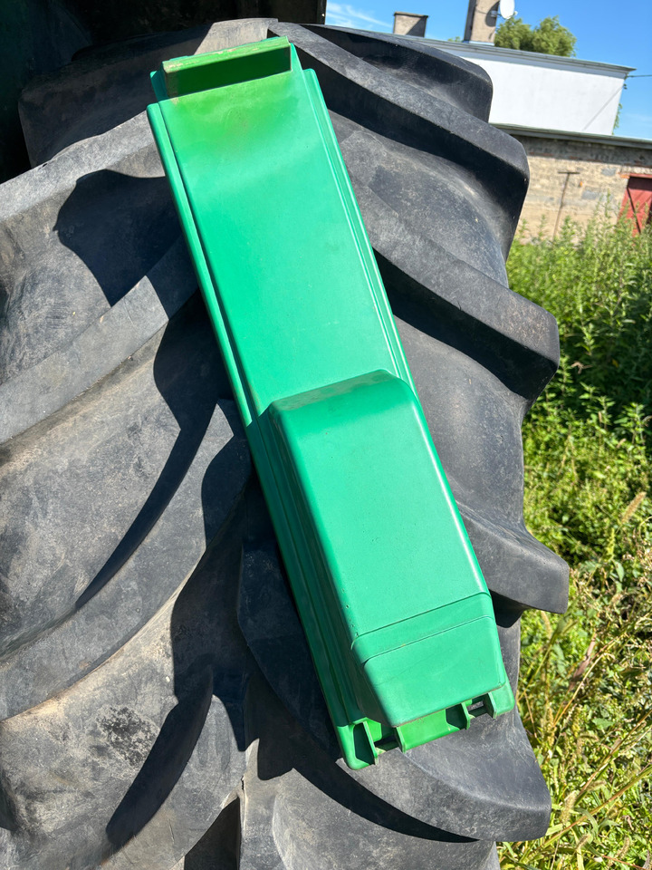 John Deere 6010 6200 6400 6510 Pokrywa obudowy filtra powietrza kabinowego AL153003 - Kabinszűrő - Mezőgazdasági gépek: 1 kép. John Deere 6010 6200 6400 6510 Pokrywa obudowy filtra powietrza kabinowego AL153003 - Kabinszűrő - Mezőgazdasági gépek: 1 kép.