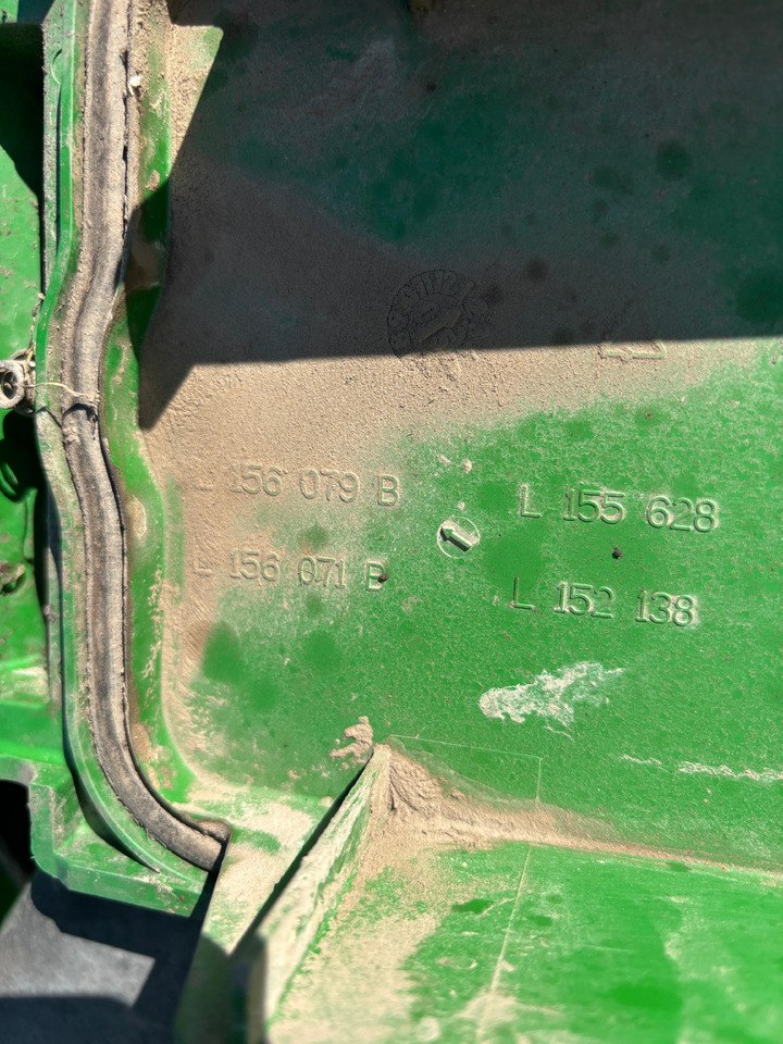 John Deere 6010 6200 6400 6510 Pokrywa obudowy filtra powietrza kabinowego AL153003 - Kabinszűrő - Mezőgazdasági gépek: 3 kép. John Deere 6010 6200 6400 6510 Pokrywa obudowy filtra powietrza kabinowego AL153003 - Kabinszűrő - Mezőgazdasági gépek: 3 kép.