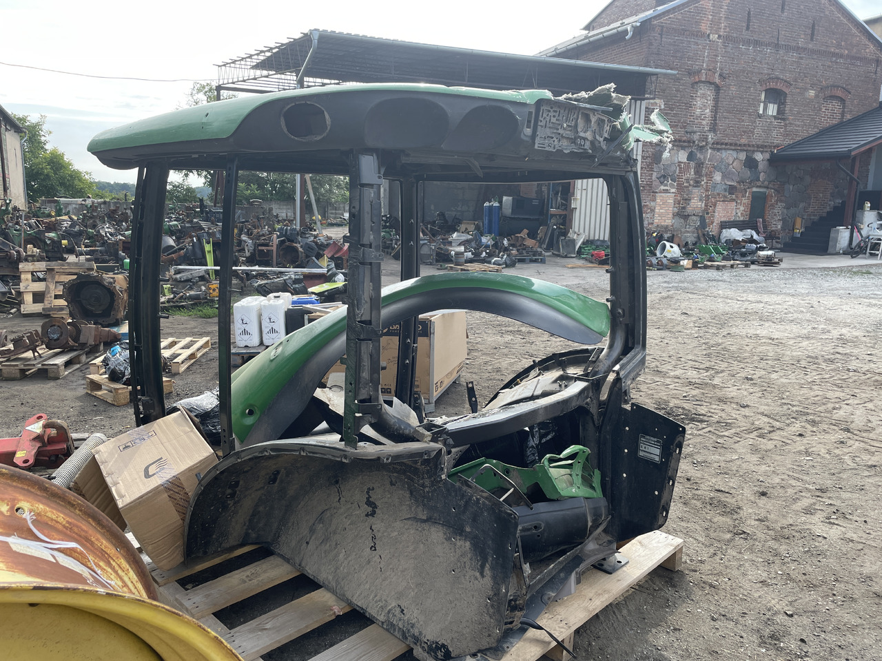 John Deere 6110R 6120R 6130R - kabina - Fülke - Mezőgazdasági gépek: 3 kép. John Deere 6110R 6120R 6130R - kabina - Fülke - Mezőgazdasági gépek: 3 kép.