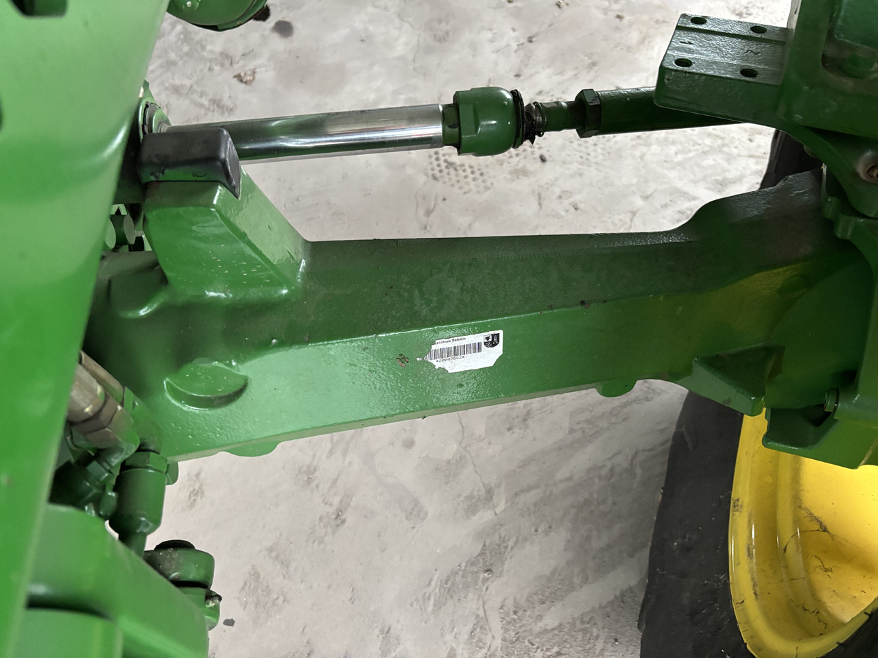 John Deere 6510, 6610 Most Obudowa Wału Przednia Lewa AL116584 - Első tengely - Mezőgazdasági gépek: 2 kép. John Deere 6510, 6610 Most Obudowa Wału Przednia Lewa AL116584 - Első tengely - Mezőgazdasági gépek: 2 kép.