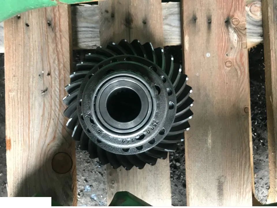 John Deere 6620 6630 6820 6830 6920 - Koło Talerzowe Wałek Atakujący 14x31 - Erőátvitel - Mezőgazdasági gépek: 1 kép. John Deere 6620 6630 6820 6830 6920 - Koło Talerzowe Wałek Atakujący 14x31 - Erőátvitel - Mezőgazdasági gépek: 1 kép.