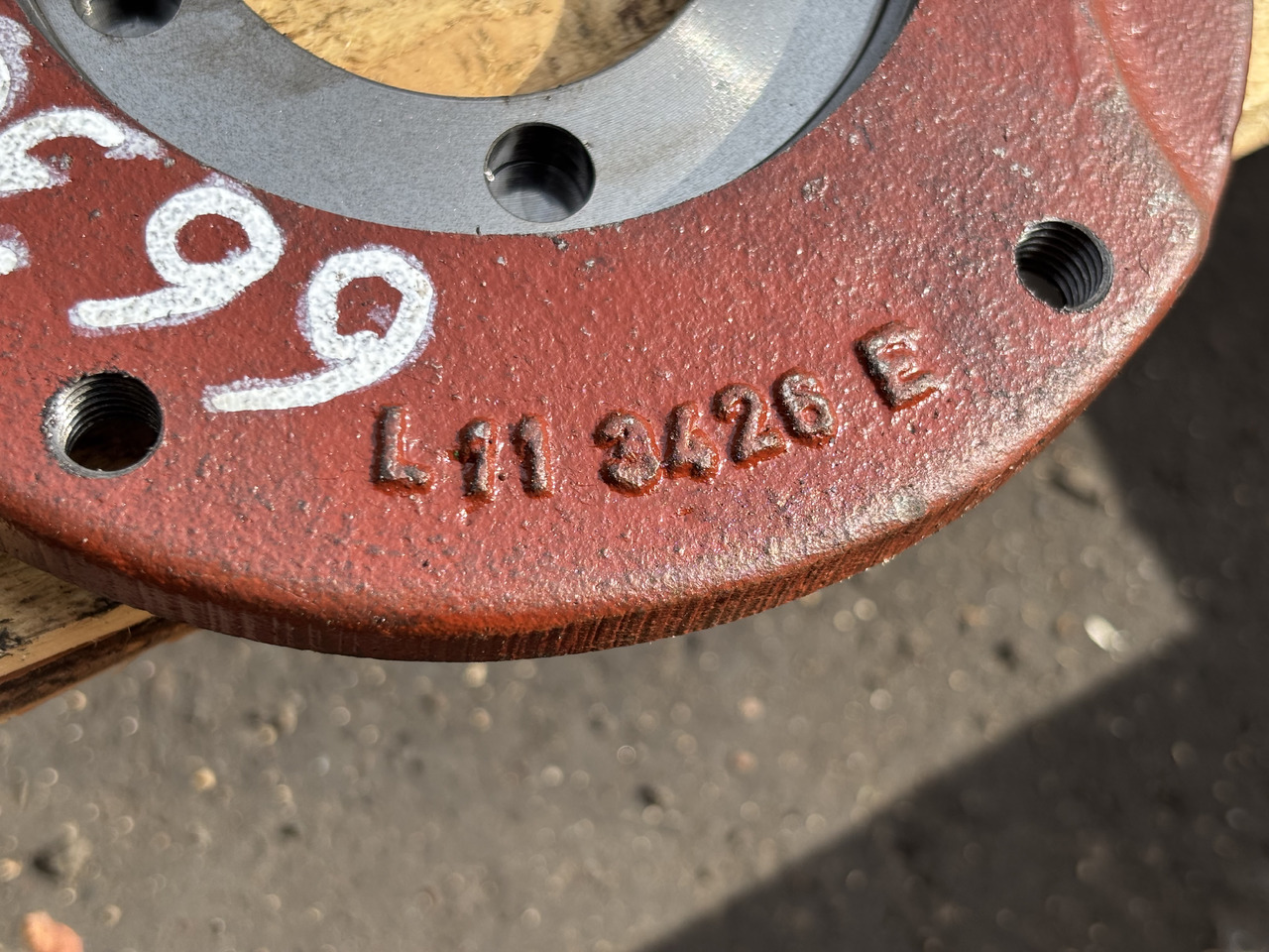 John Deere 6630 Obudowa Łożyska L113426 L215099 - Járószerkezet alkatrészek - Mezőgazdasági gépek: 1 kép. John Deere 6630 Obudowa Łożyska L113426 L215099 - Járószerkezet alkatrészek - Mezőgazdasági gépek: 1 kép.