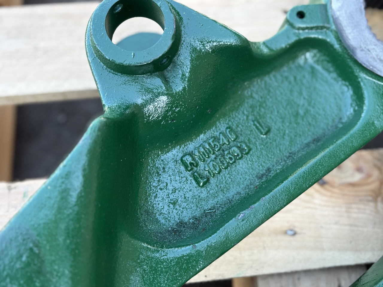 John Deere 6800 6900 7000 Wałek + ramiona podnośnika komplet R126713 L100694 - Reakciórúd - Mezőgazdasági gépek: 4 kép. John Deere 6800 6900 7000 Wałek + ramiona podnośnika komplet R126713 L100694 - Reakciórúd - Mezőgazdasági gépek: 4 kép.