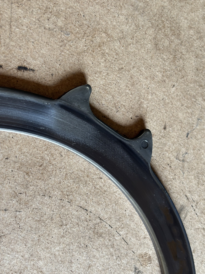 John Deere 6810, 6910, 6910S Tarcz sprzęgła Płytka Przekładka R216291 - Kuplungtárcsa - Traktor: 2 kép. John Deere 6810, 6910, 6910S Tarcz sprzęgła Płytka Przekładka R216291 - Kuplungtárcsa - Traktor: 2 kép.