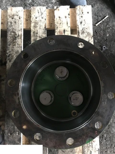 John Deere 6930 - Zwolnica - Kapelusz Zwolnicy - Erőátvitel - Mezőgazdasági gépek: 1 kép. John Deere 6930 - Zwolnica - Kapelusz Zwolnicy - Erőátvitel - Mezőgazdasági gépek: 1 kép.