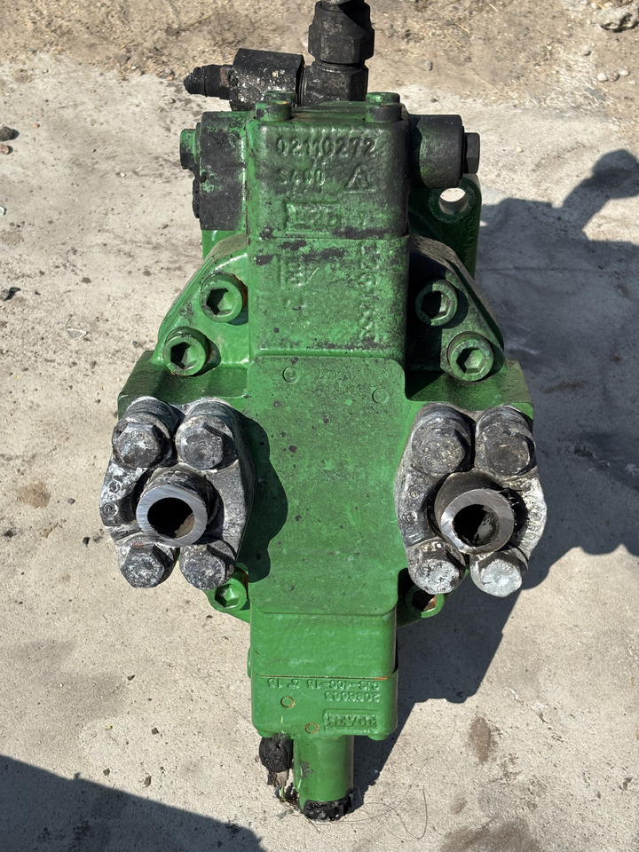 John Deere 8200 8400 8600 9500 9800 Hydromotor AXE78687 - Hidraulikus motor - Mezőgazdasági gépek: 2 kép. John Deere 8200 8400 8600 9500 9800 Hydromotor AXE78687 - Hidraulikus motor - Mezőgazdasági gépek: 2 kép.