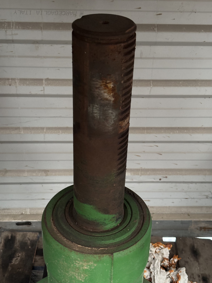 John Deere 8330 8370 Zwolnica Tylna Obudowa Wał R156486 R174225 R156486 R314670 R296985 R560119 - Véglehajtás - Mezőgazdasági gépek: 4 kép. John Deere 8330 8370 Zwolnica Tylna Obudowa Wał R156486 R174225 R156486 R314670 R296985 R560119 - Véglehajtás - Mezőgazdasági gépek: 4 kép.