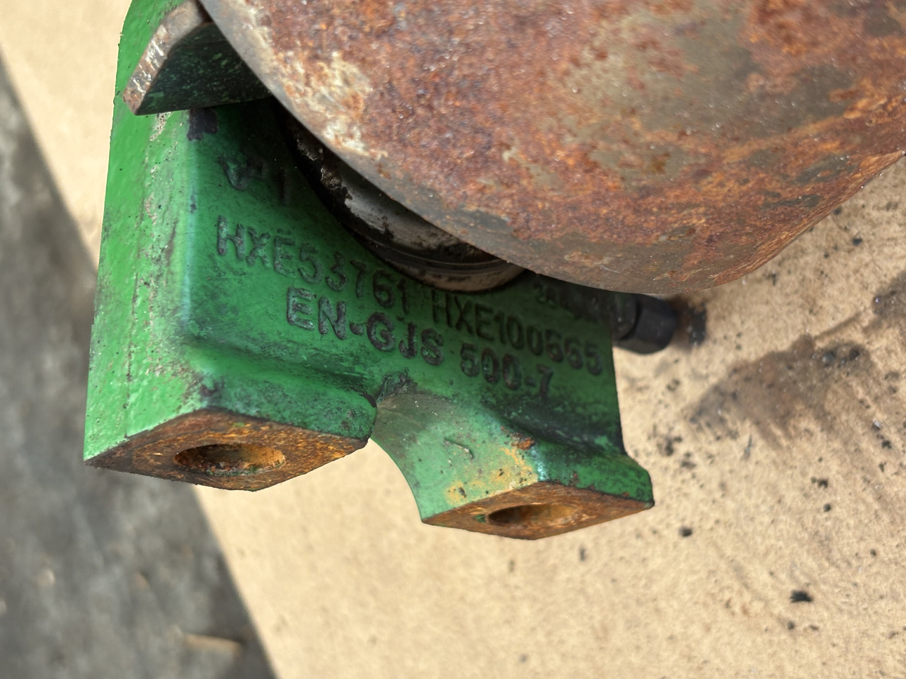 John Deere 8600 Walec Gładki Obudowa Łożyska AXE14946 HXE100665 - Járószerkezet alkatrészek - Mezőgazdasági gépek: 4 kép. John Deere 8600 Walec Gładki Obudowa Łożyska AXE14946 HXE100665 - Járószerkezet alkatrészek - Mezőgazdasági gépek: 4 kép.