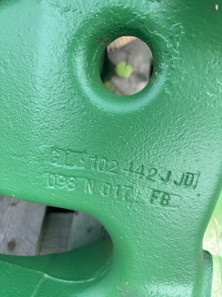 John Deere Wspornik przedniej osi AL82768 L102442 - Első tengely - Mezőgazdasági gépek: 2 kép. John Deere Wspornik przedniej osi AL82768 L102442 - Első tengely - Mezőgazdasági gépek: 2 kép.