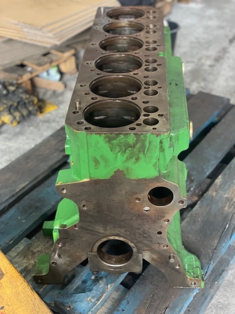 John deere R504850 C blok cylindrów - Motorblokk - Mezőgazdasági gépek: 2 kép. John deere R504850 C blok cylindrów - Motorblokk - Mezőgazdasági gépek: 2 kép.
