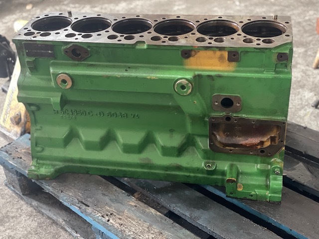 John deere R504850 C blok cylindrów - Motorblokk - Mezőgazdasági gépek: 5 kép. John deere R504850 C blok cylindrów - Motorblokk - Mezőgazdasági gépek: 5 kép.