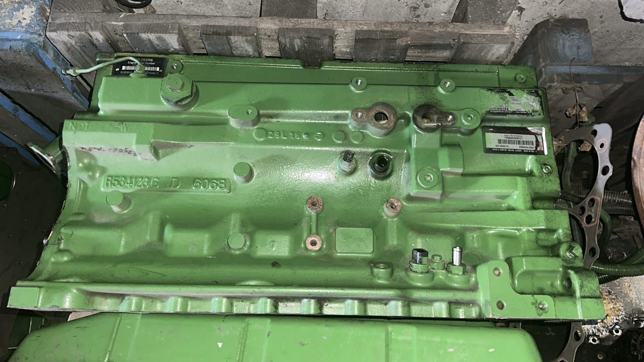 John deere blok cylindrów r534123 - Motorblokk - Mezőgazdasági gépek: 2 kép. John deere blok cylindrów r534123 - Motorblokk - Mezőgazdasági gépek: 2 kép.