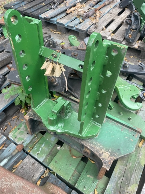 John deere zaczep pitonfix prowadnica szyna zaczepowa - Keret/ Alváz - Mezőgazdasági gépek: 4 kép. John deere zaczep pitonfix prowadnica szyna zaczepowa - Keret/ Alváz - Mezőgazdasági gépek: 4 kép.