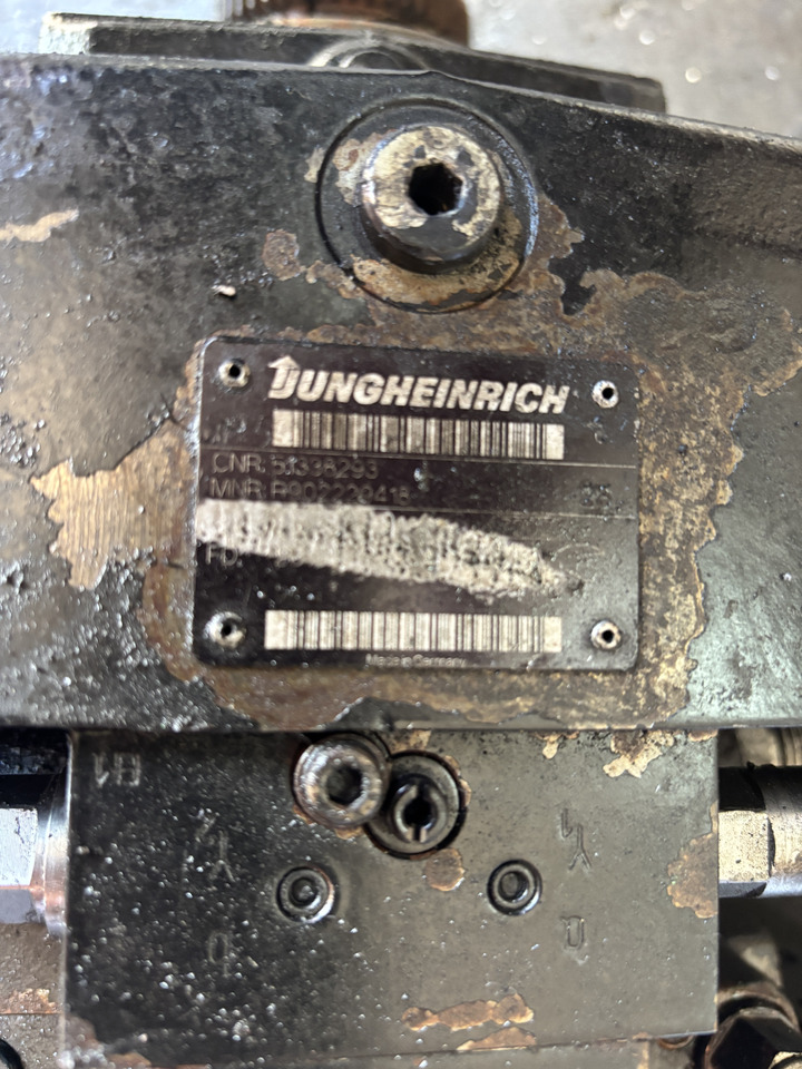 Jungheinrich - pompa o zmiennej wydajności 51338293 - Hidraulika: 2 kép. Jungheinrich - pompa o zmiennej wydajności 51338293 - Hidraulika: 2 kép.