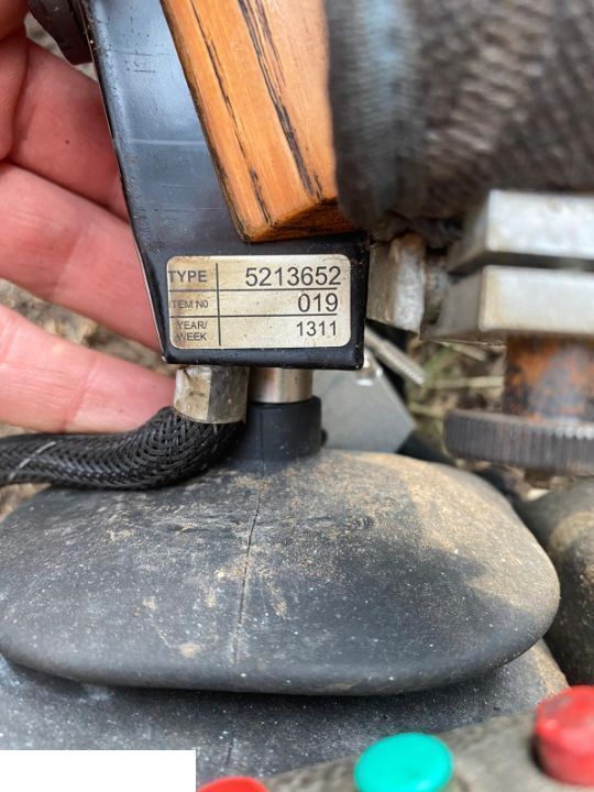 Komatsu Valmet Dźojstik - Fülke és belső tér - Erdészeti gép: 4 kép. Komatsu Valmet Dźojstik - Fülke és belső tér - Erdészeti gép: 4 kép.