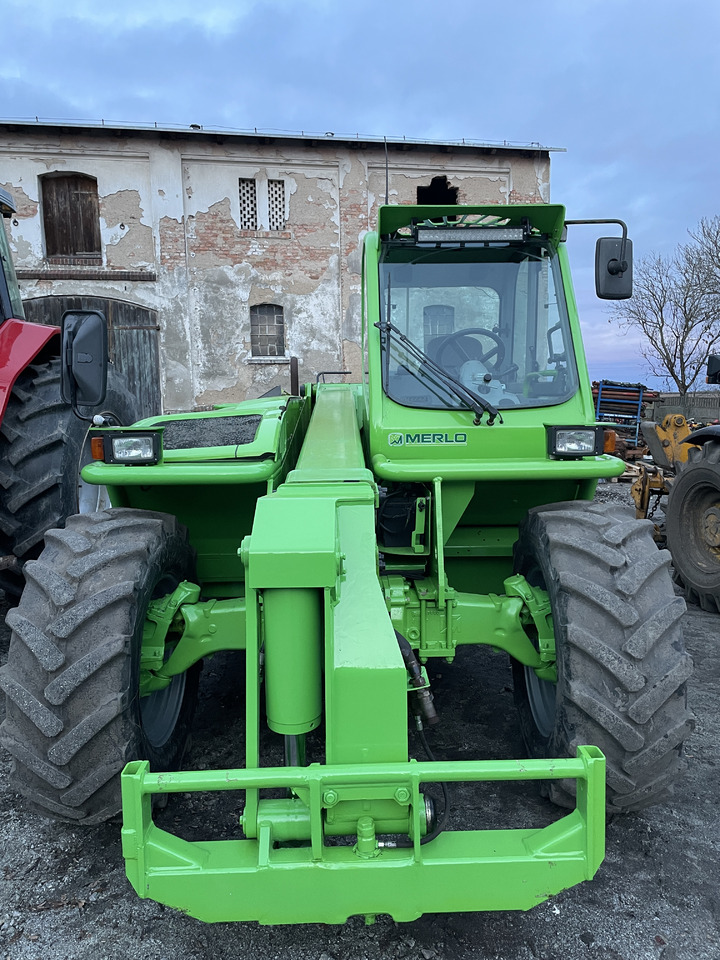 Ładowarka teleskopowa Merlo Turbofarmer P34.7 Plus 2009r. - Teleszkópos rakodó: 2 kép. Ładowarka teleskopowa Merlo Turbofarmer P34.7 Plus 2009r. - Teleszkópos rakodó: 2 kép.