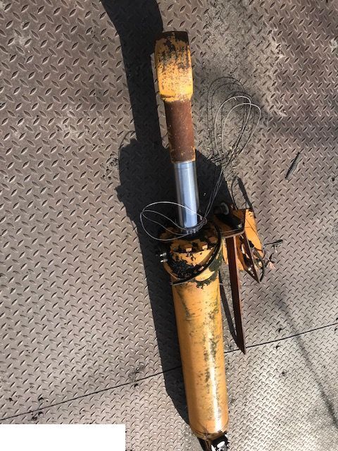 Liebherr 564 - Siłownik Wychyłu Łyźki - Hidraulikus henger - Építőipari gépek: 2 kép. Liebherr 564 - Siłownik Wychyłu Łyźki - Hidraulikus henger - Építőipari gépek: 2 kép.