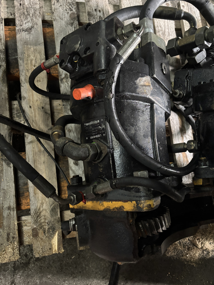 Liebherr L522 L524 L534 L538 L512 - silnik jazdy hydrauliczny A6VM160 5716881 - Hidraulikus motor - Mezőgazdasági gépek: 1 kép. Liebherr L522 L524 L534 L538 L512 - silnik jazdy hydrauliczny A6VM160 5716881 - Hidraulikus motor - Mezőgazdasági gépek: 1 kép.
