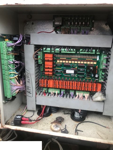 Manitou 160 ATJ - Elektronika - Sterowanie - Elektromos rendszer - Építőipari gépek: 1 kép. Manitou 160 ATJ - Elektronika - Sterowanie - Elektromos rendszer - Építőipari gépek: 1 kép.