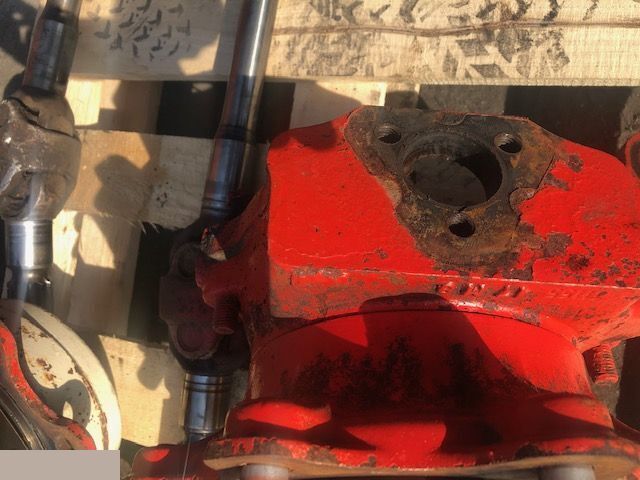 Manitou 524 - Zwrotnica Zwolnica Półoś Piasta - Csonkállvány - Mezőgazdasági gépek: 2 kép. Manitou 524 - Zwrotnica Zwolnica Półoś Piasta - Csonkállvány - Mezőgazdasági gépek: 2 kép.