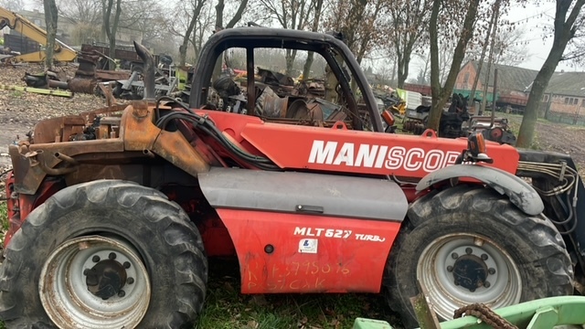 Manitou 627 zwolnica zwrotnica ramie teleskop karetka felgi części - Csonkállvány - Mezőgazdasági gépek: 3 kép. Manitou 627 zwolnica zwrotnica ramie teleskop karetka felgi części - Csonkállvány - Mezőgazdasági gépek: 3 kép.