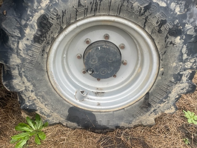 Manitou deutz fahr Agrovector felgi 20 cali - Felni - Mezőgazdasági gépek: 4 kép. Manitou deutz fahr Agrovector felgi 20 cali - Felni - Mezőgazdasági gépek: 4 kép.