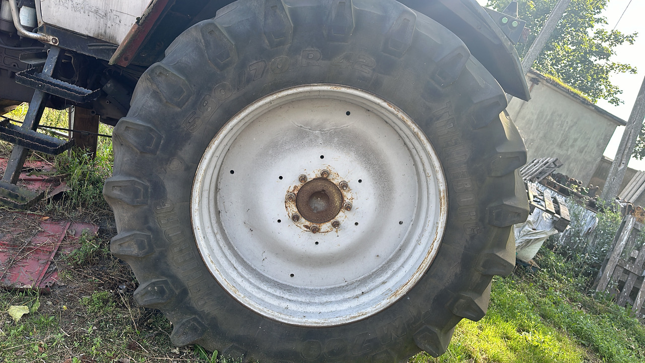 Massey Ferguson 3690 koło kompletne tylne 42 cale - Komplett kerék - Mezőgazdasági gépek: 3 kép. Massey Ferguson 3690 koło kompletne tylne 42 cale - Komplett kerék - Mezőgazdasági gépek: 3 kép.