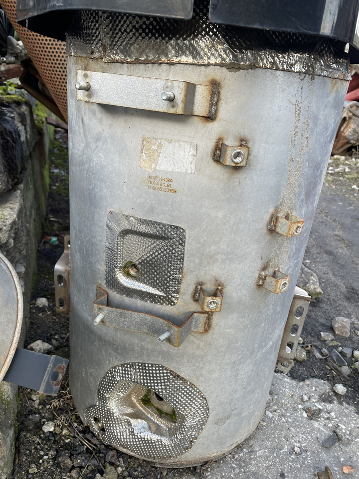 Massey Fergusson 8670 - wydech tłumik - Hangtompító - Mezőgazdasági gépek: 3 kép. Massey Fergusson 8670 - wydech tłumik - Hangtompító - Mezőgazdasági gépek: 3 kép.